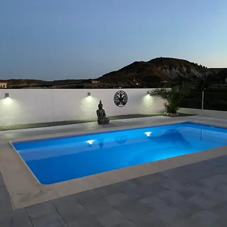 Captivating 3-bed In